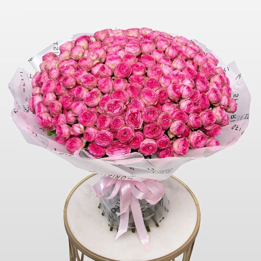 Букет из Кустовых Пионовидных Роз 51 шт «Волшебный Момент»