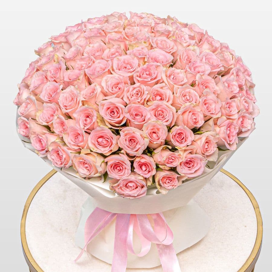 Букет нежно-розовых Роз Кения 40 см 101 шт «Рассветная Дымка»