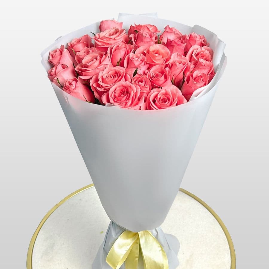Букет из розовых Роз Кения 60 см 25 шт «Похититель Взглядов»
