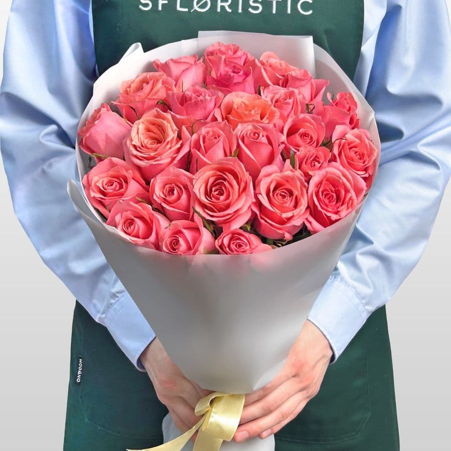 Букет из розовых Роз Кения 60 см 25 шт «Похититель Взглядов»