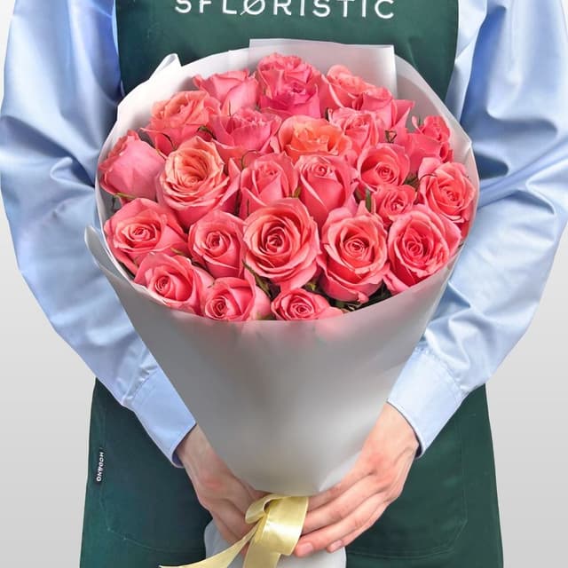 Букет из розовых Роз Кения 60 см 25 шт «Похититель Взглядов»