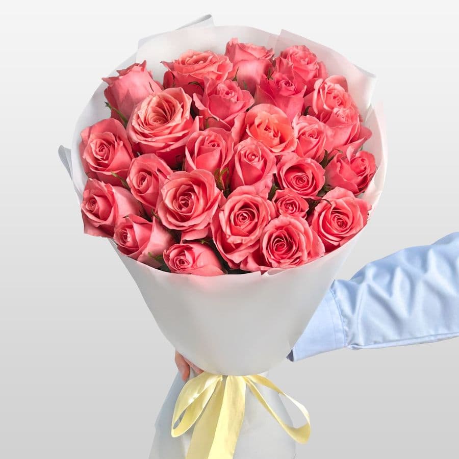Букет из розовых Роз Кения 60 см 25 шт «Похититель Взглядов»