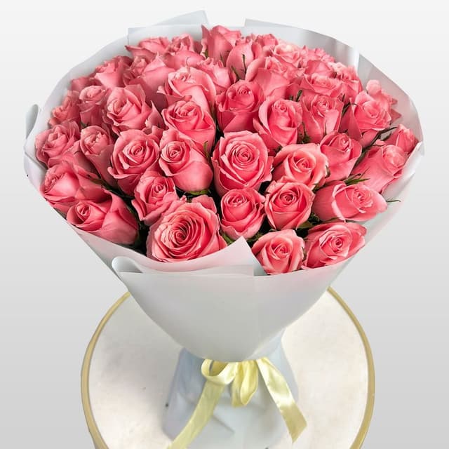Букет из розовых Роз Кения 60 см 51 шт «Восторг без Слов»