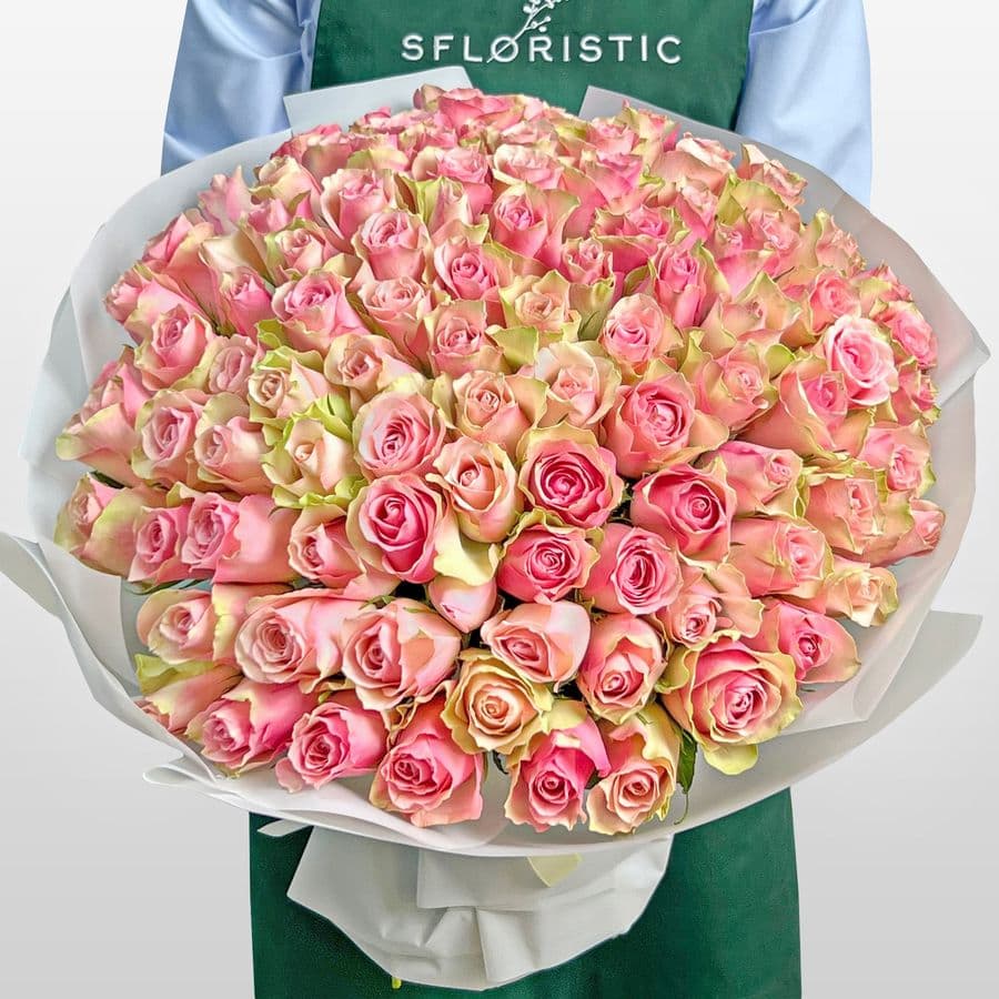 Букет из розовых Роз Кения 60 см 101 шт «Шелковые Объятия»