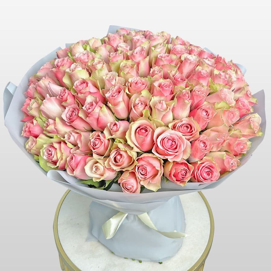 Букет из розовых Роз Кения 60 см 101 шт «Шелковые Объятия»