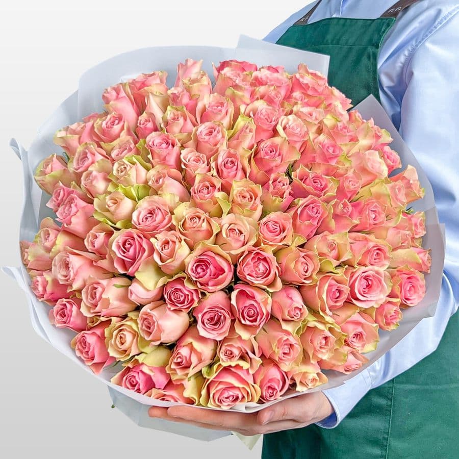 Букет из розовых Роз Кения 60 см 101 шт «Шелковые Объятия»