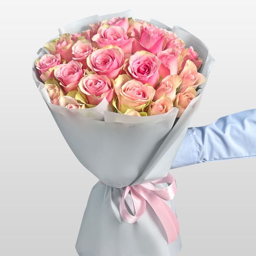 Букет из розовых Роз Кения 60 см 25 шт «Танец Фей»