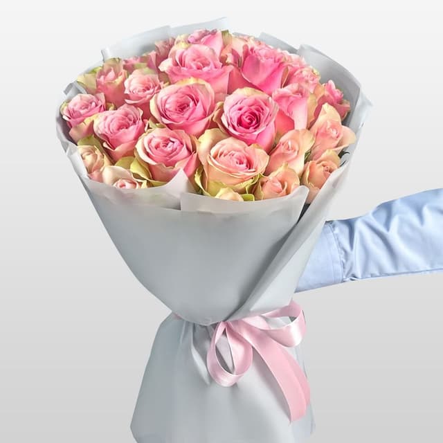 Букет из розовых Роз Кения 60 см 25 шт «Танец Фей»