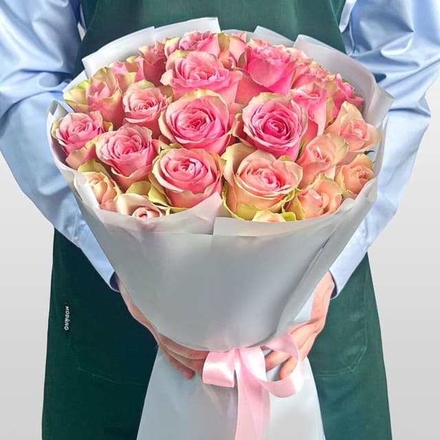 Букет из розовых Роз Кения 60 см 25 шт «Танец Фей»