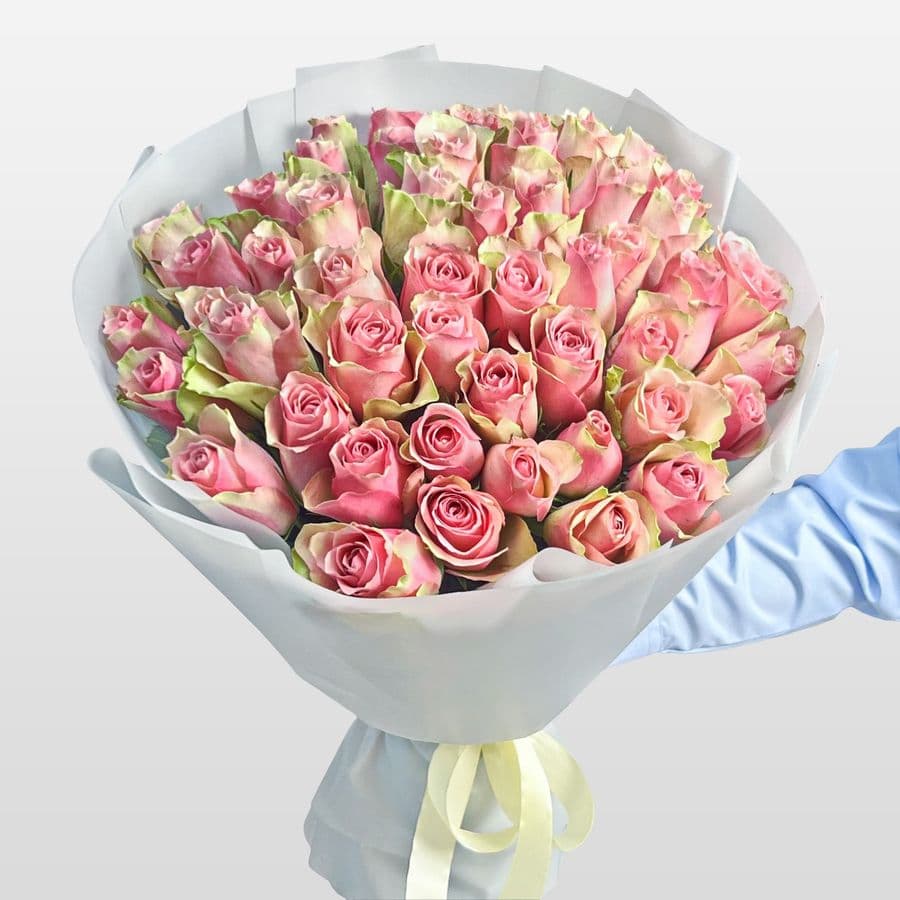 Букет из розовых Роз Кения 60 см 51 шт «Свежесть Эдема»
