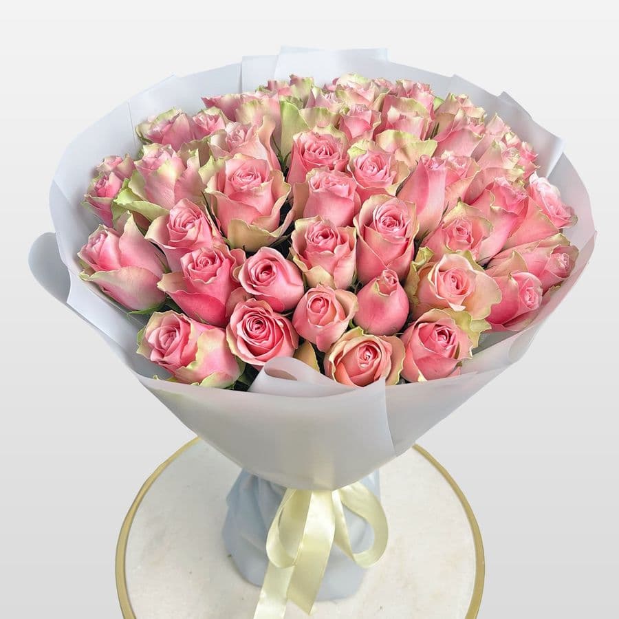 Букет из розовых Роз Кения 60 см 51 шт «Свежесть Эдема»