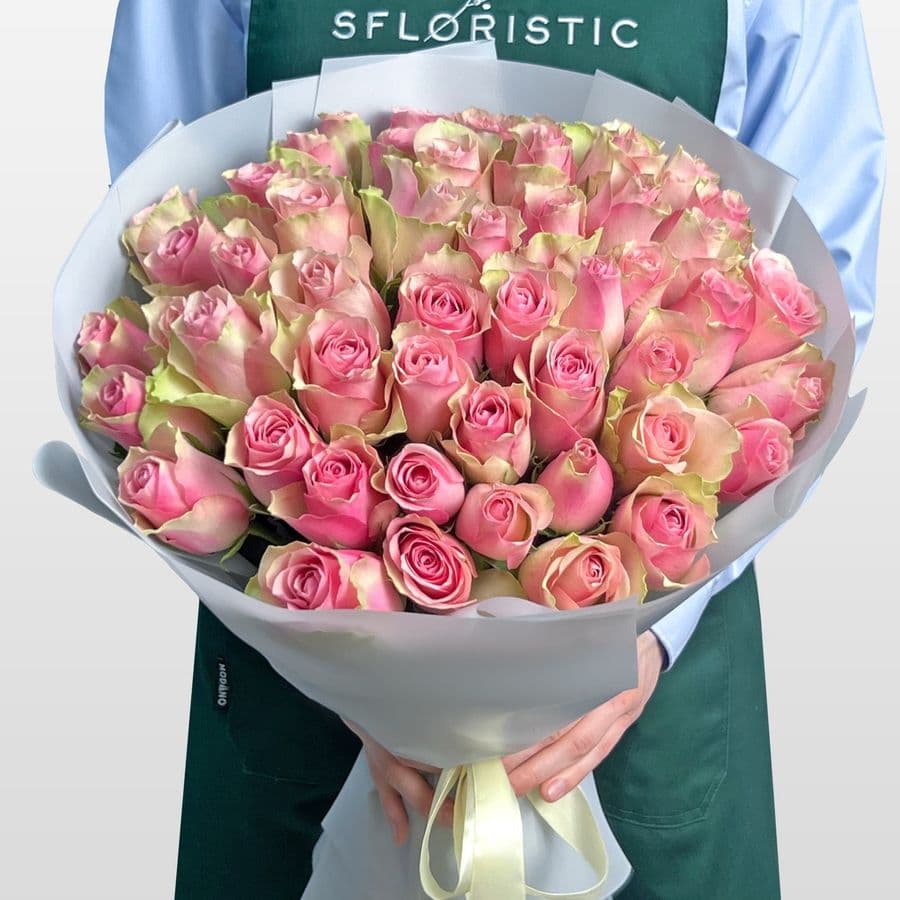 Букет из розовых Роз Кения 60 см 51 шт «Свежесть Эдема»
