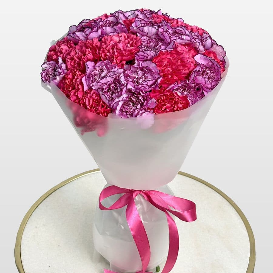 Букет из малиновых и фиолетовых Гвоздик 35 шт «Пламя Сердца»