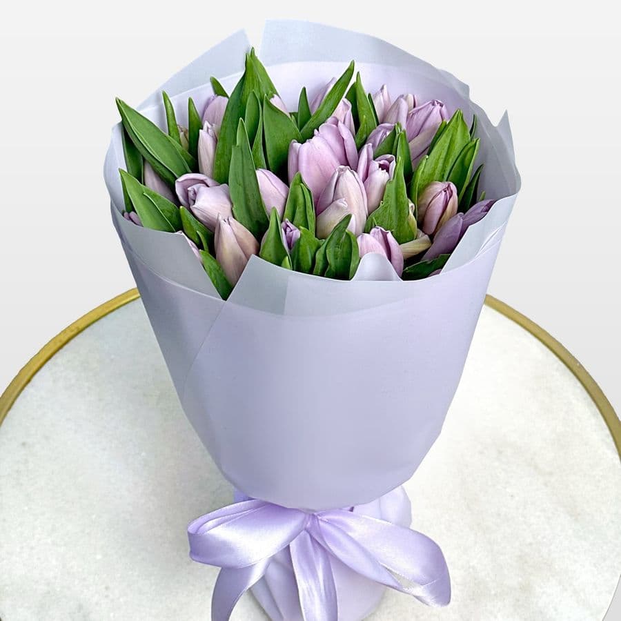 Букет из сиреневых Тюльпанов 25 шт «Серый Жемчуг»