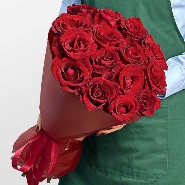 Букет из красных Роз Кения 60 см 15 шт «Аромат Желаний»