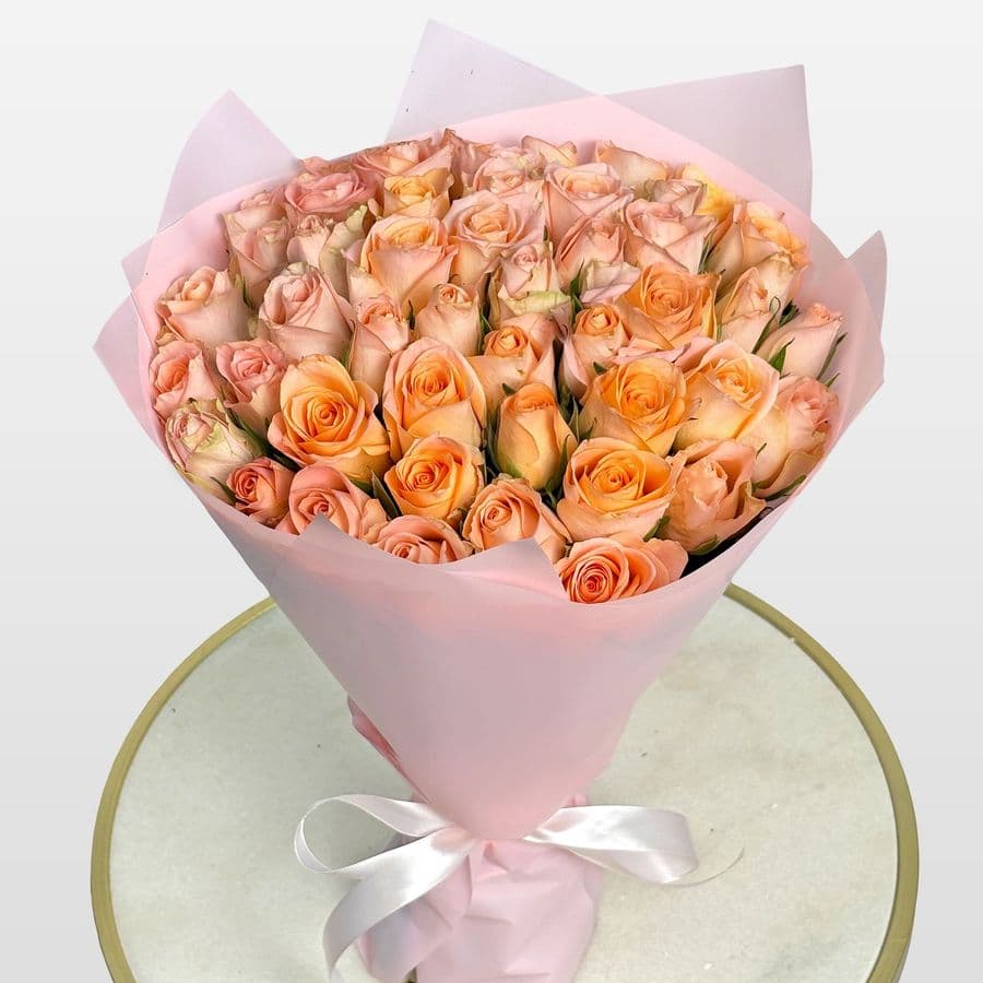 Букет из персиковых Роз Кения 40 см 51 шт «Теплый кашемир»
