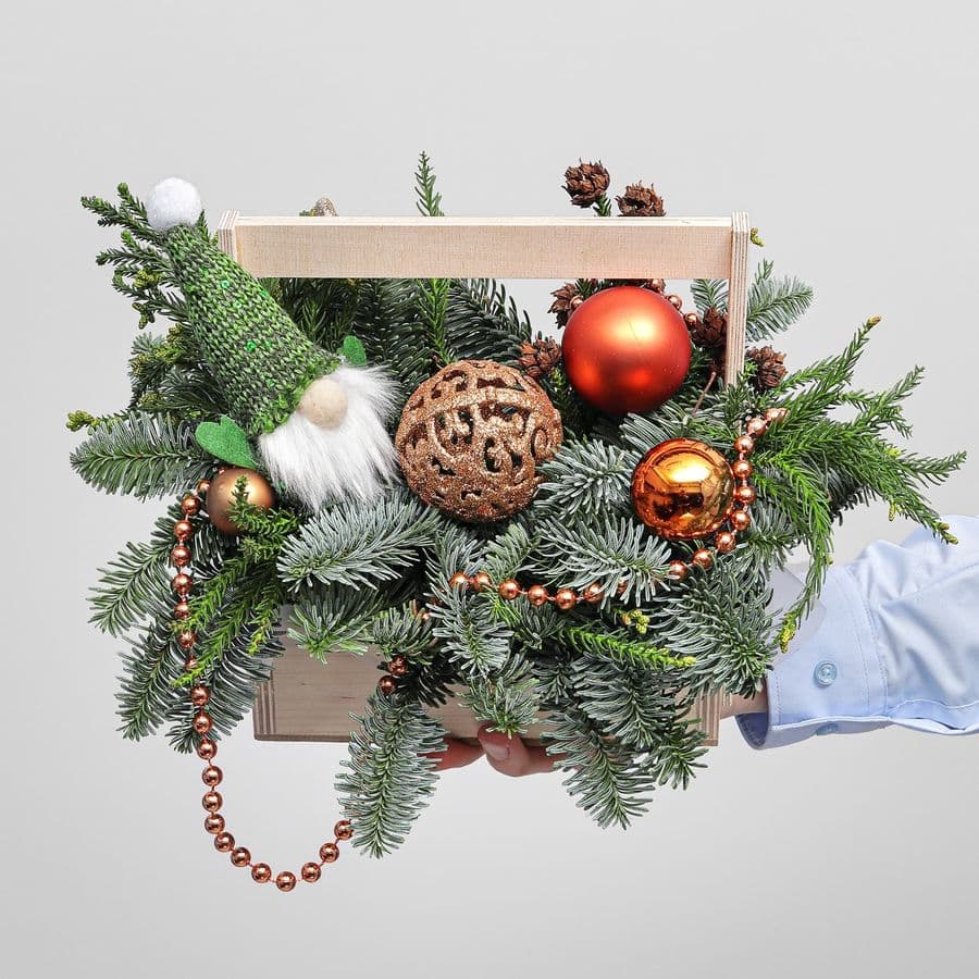 Новогодняя композиция из Нобилиса и Мережки в ящике «Праздничный Секрет»