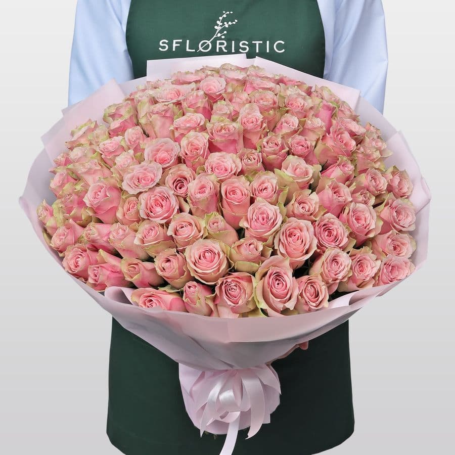 Букет из розовых Роз Кения 60 см 101 шт «Нежный Шлейф»