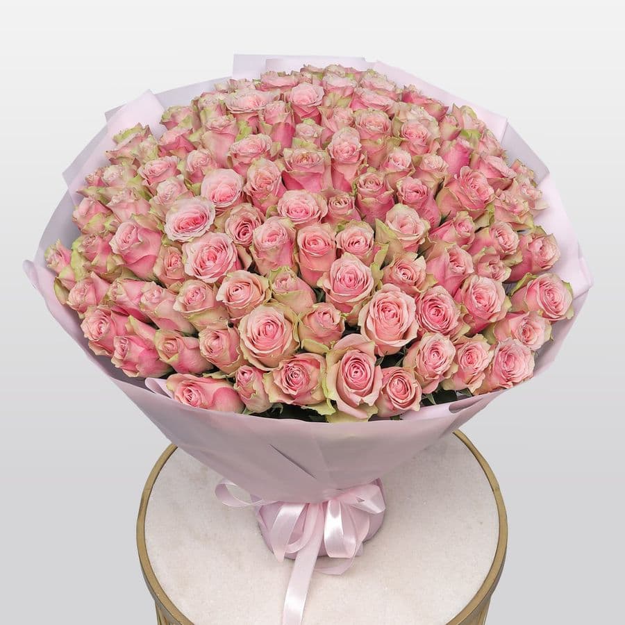 Букет из розовых Роз Кения 60 см 101 шт «Нежный Шлейф»