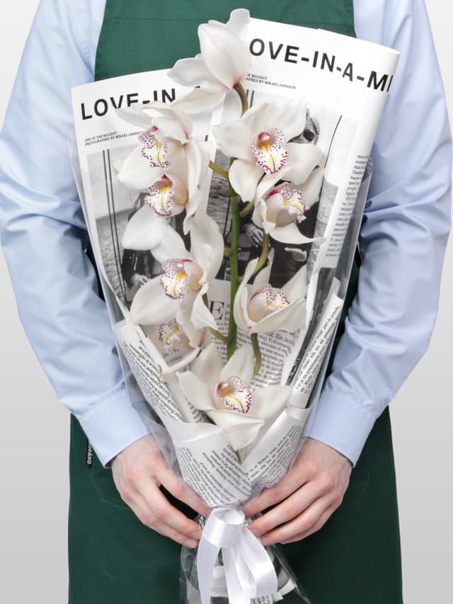 Букет из ветки Белой Орхидеи «Чистый Лист» Букет из ветки Белой Орхидеи «Чистый Лист»