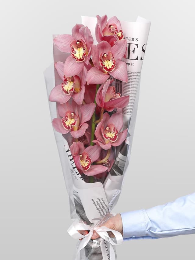 Букет из ветки Розовой Орхидеи «Восточная Загадка» Букет из ветки Розовой Орхидеи «Восточная Загадка»