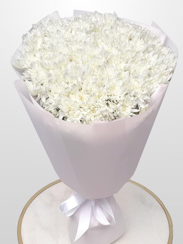 Букет из Белых Хризантем 25 шт «Звездная Россыпь» Букет из Белых Хризантем 25 шт «Звездная Россыпь»