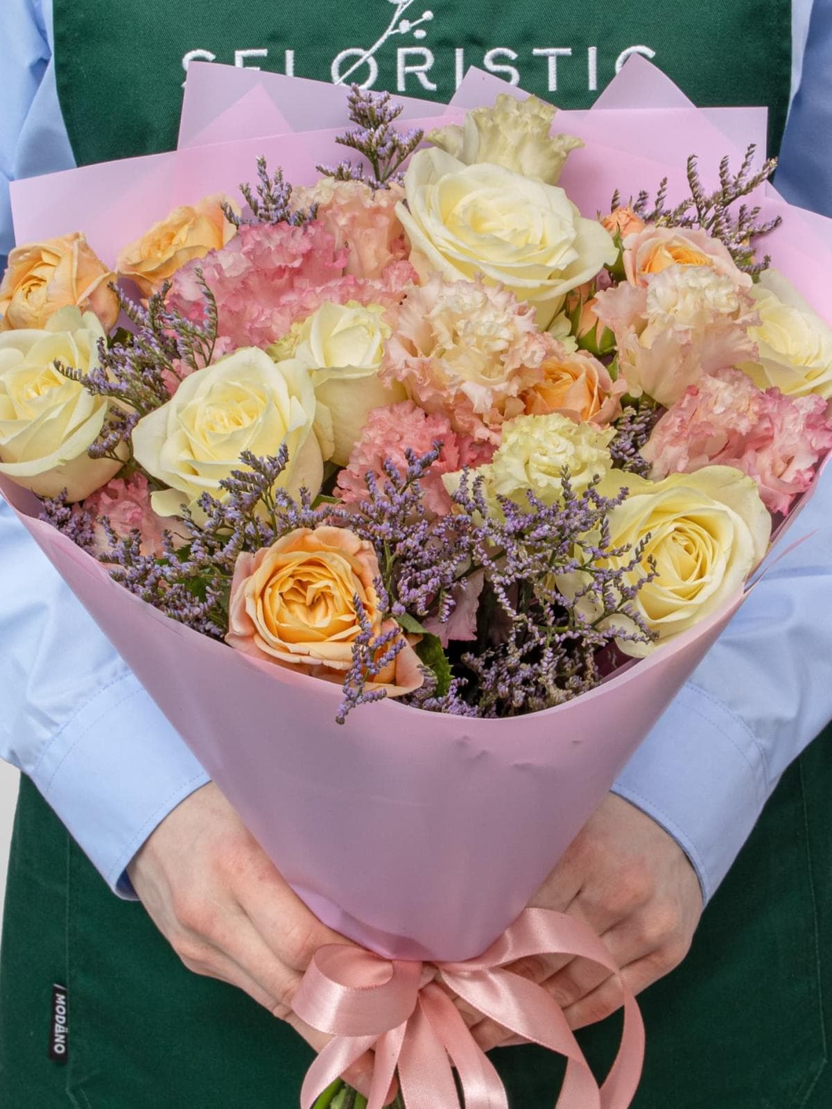 Букет из Роз, Эустомы и Лимониума «Миг нежности»
