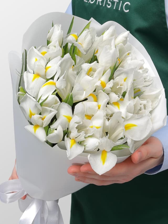 Букет из Белых Ирисов 25 шт «Белый лебедь» Букет из Белых Ирисов 25 шт «Белый лебедь»