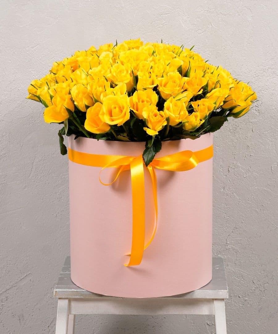 Желтая роза Кения в коробке 101шт