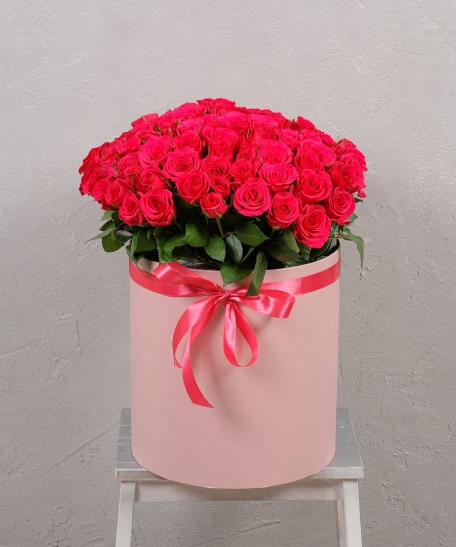 Малиновая роза Кения в коробке 101шт