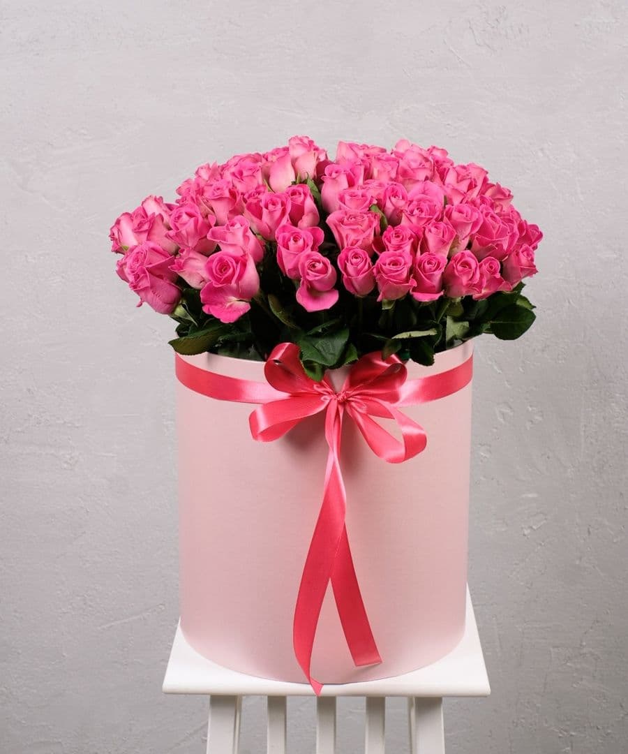 Розовая роза Кения в коробке 101шт