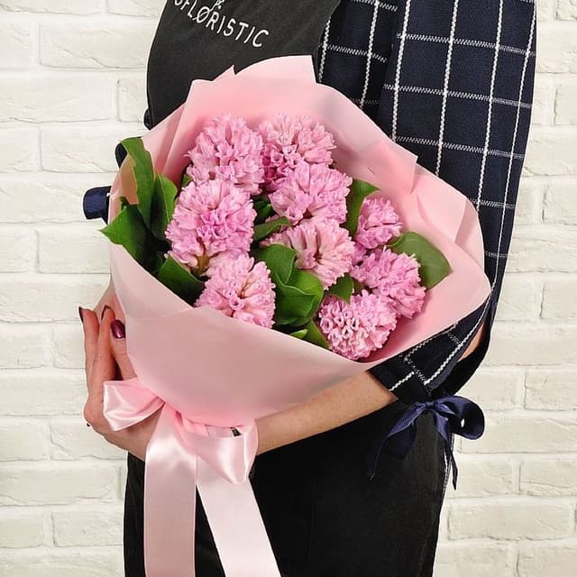 Букет из Розового Гиацинта «Цветок Дождя» Букет из Розового Гиацинта «Цветок Дождя»