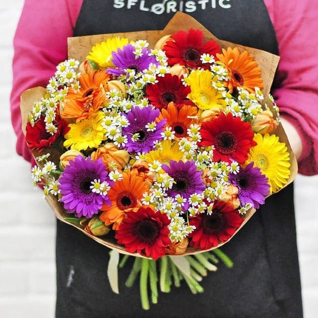 Букет из Гермини, Ромашек и Тюльпанов «Солнечный» Букет из Гермини, Ромашек и Тюльпанов «Солнечный»