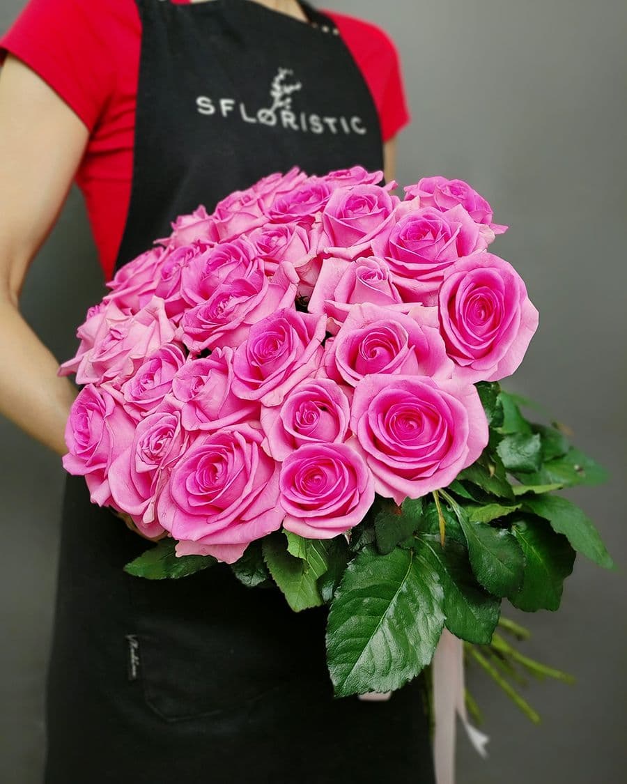 Букет из розовых Роз 60 см «Магнифика»