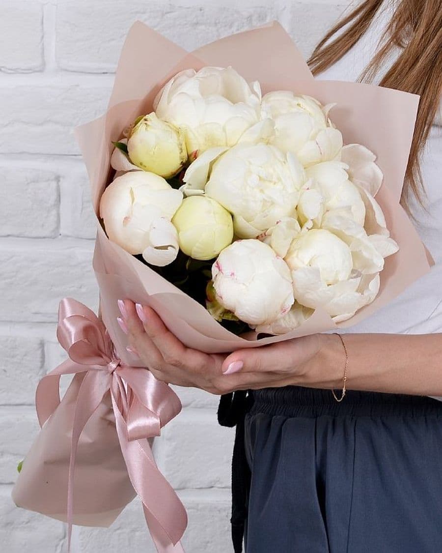 Букет из белых Пионов «Белый ангел» 9шт.