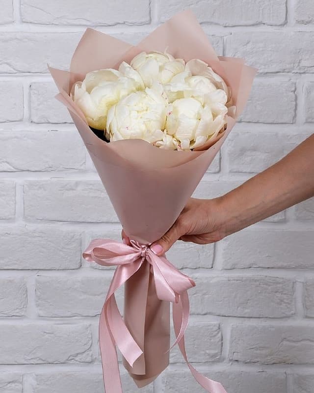 Букет из белых Пионов «Белый ангел» 5шт. Букет из белых Пионов «Белый ангел» 5шт.