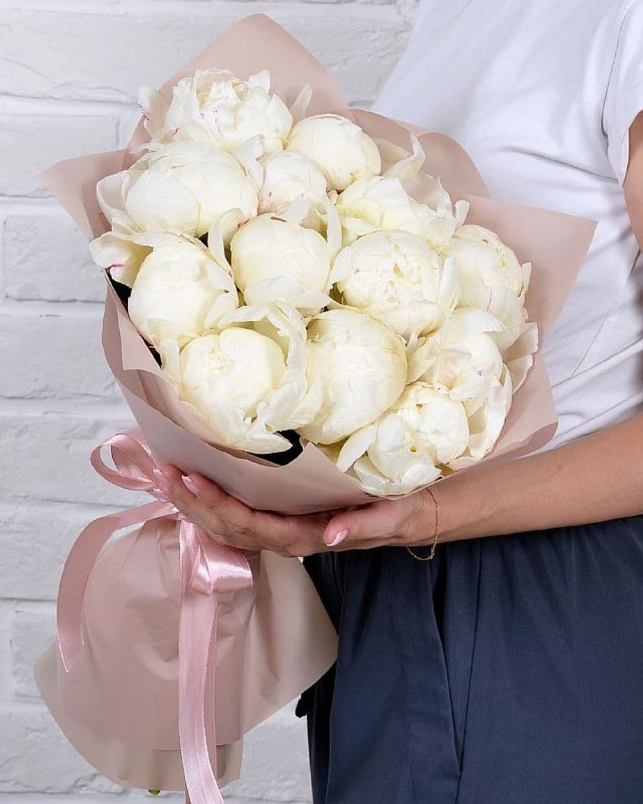 Букет из белых пионов "Белый ангел" 13шт.