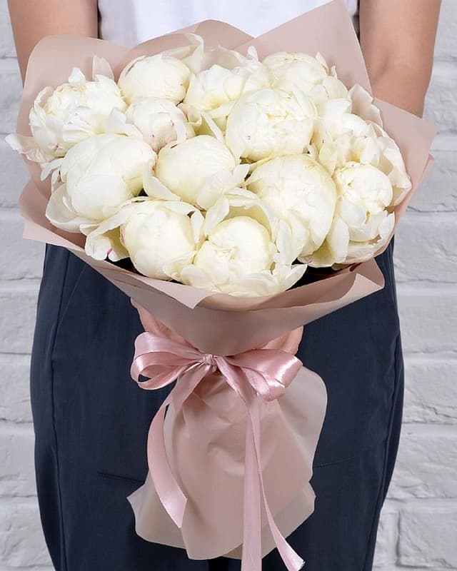 Букет из белых пионов "Белый ангел" 13шт. Букет из белых пионов "Белый ангел" 13шт.