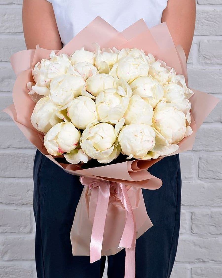 Букет из белых Пионов «Белый ангел» 19шт.