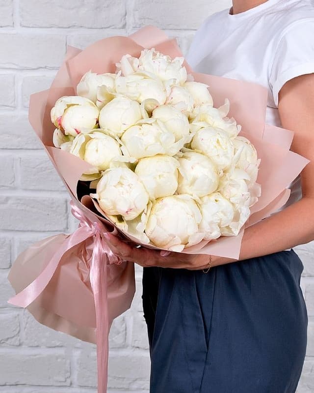 Букет из белых Пионов «Белый ангел» 19шт. Букет из белых Пионов «Белый ангел» 19шт.