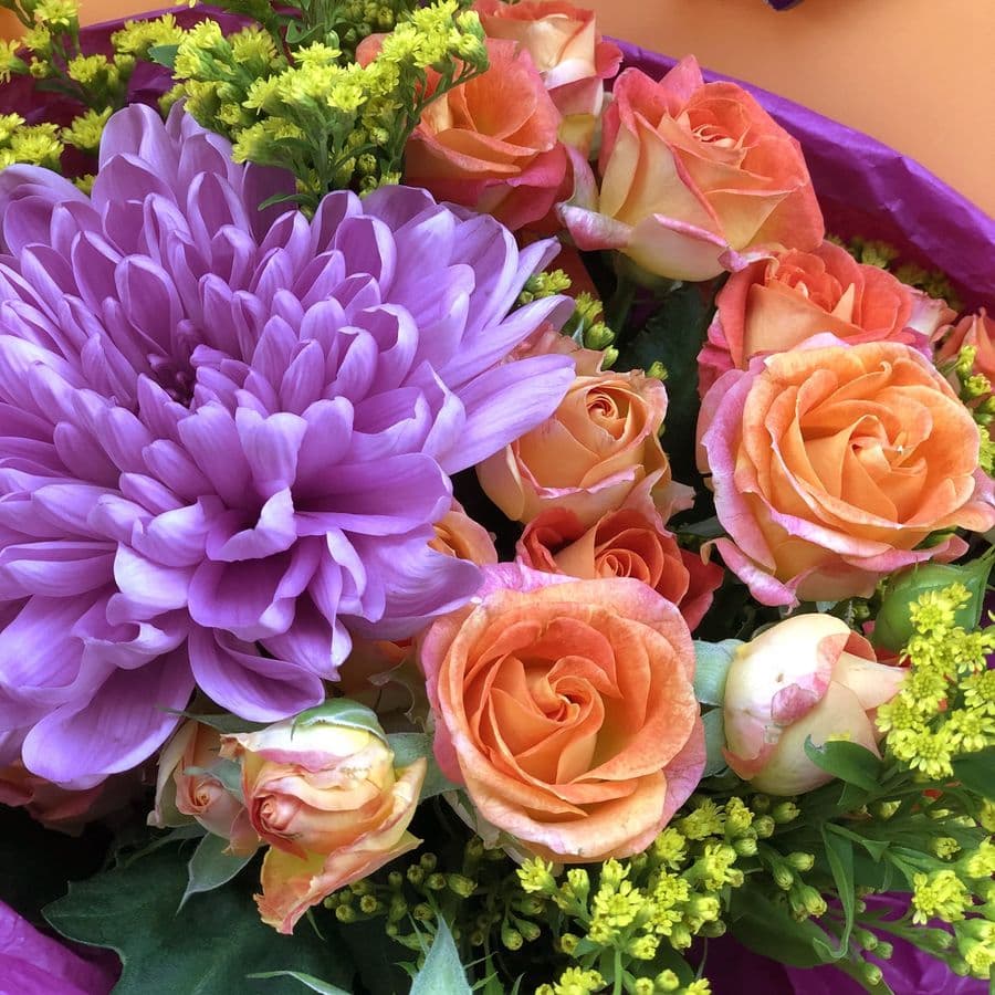 Букет из Хризантемы, Солидаго и Кустовой Розы «Грамматика»