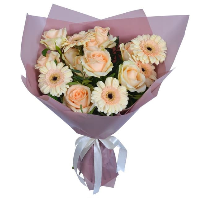 Сборный букет из герберы и Роз 60 см "Гертруда" Сборный букет из герберы и Роз 60 см "Гертруда"