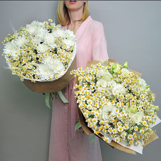 Букет из Матрикарии и Эустомы «Полевое облачко» Букет из Матрикарии и Эустомы «Полевое облачко»