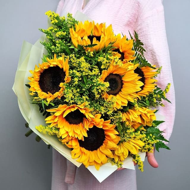 Букет из Подсолнухов и Солидаго «Цветы солнца» Букет из Подсолнухов и Солидаго «Цветы солнца»