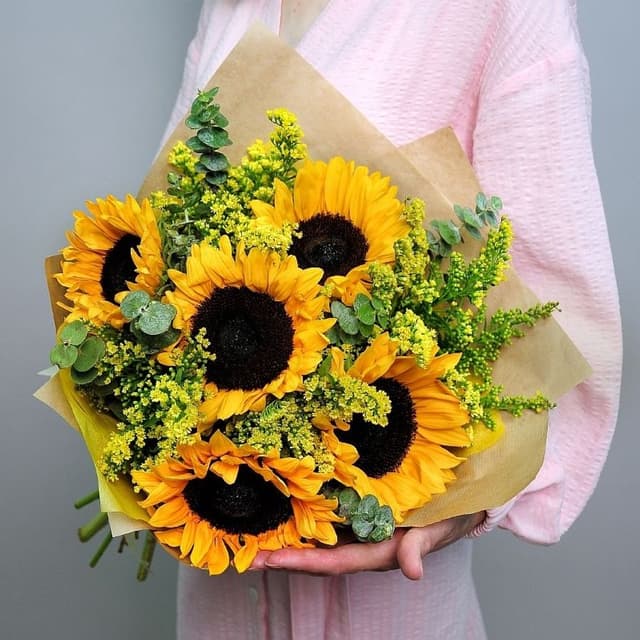 Букет из Подсолнухов и Солидаго «Подсолнушек» Букет из Подсолнухов и Солидаго «Подсолнушек»