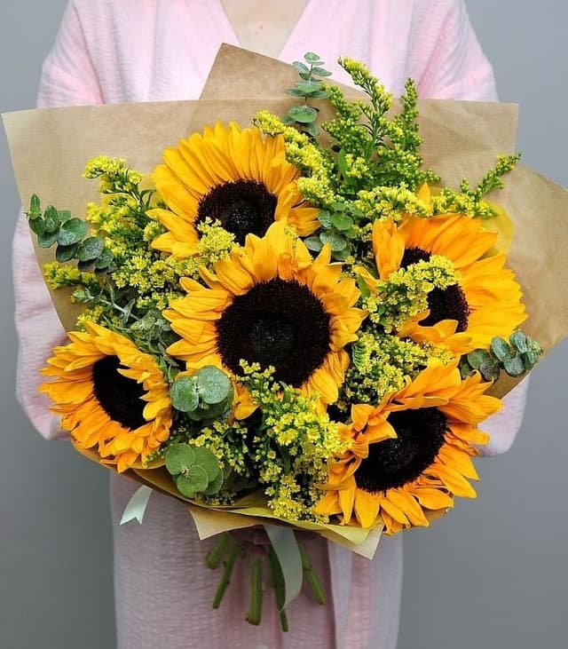 Букет из Подсолнухов и Солидаго «Подсолнушек» Букет из Подсолнухов и Солидаго «Подсолнушек»