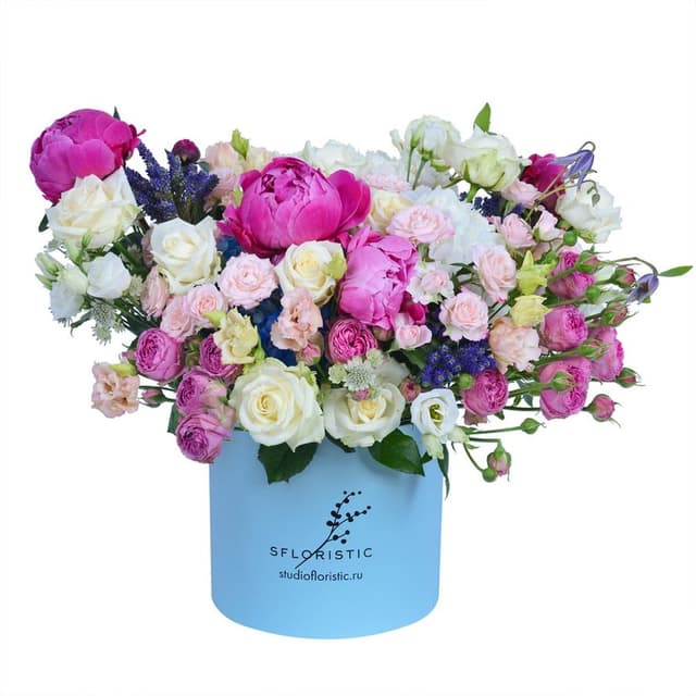 Композиция из Пионов, Лизиантуса и Роз в шляпной коробке «Заветная мечта» Композиция из Пионов, Лизиантуса и Роз в шляпной коробке «Заветная мечта»