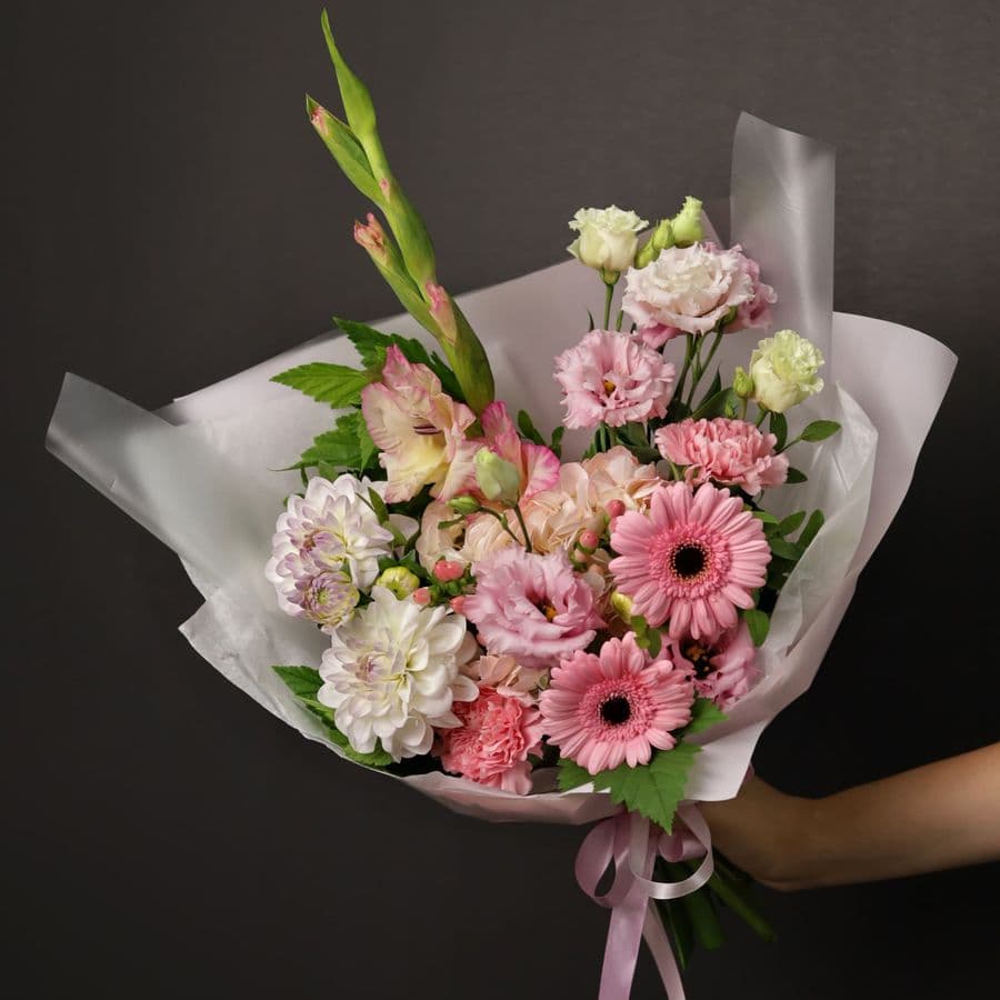 Букет из Гортензии, Георгин, Гладиолуса и Эустомы «Розовый закат»