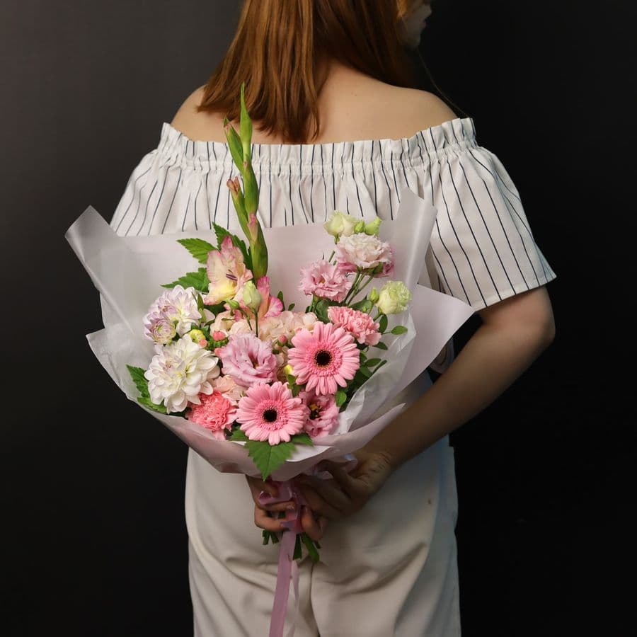 Букет из Гортензии, Георгин, Гладиолуса и Эустомы «Розовый закат»