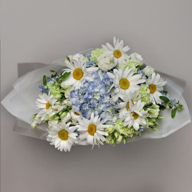 Букет из Гортензии, Ромашки и Эустомы «Мазок акварели» Букет из Гортензии, Ромашки и Эустомы «Мазок акварели»